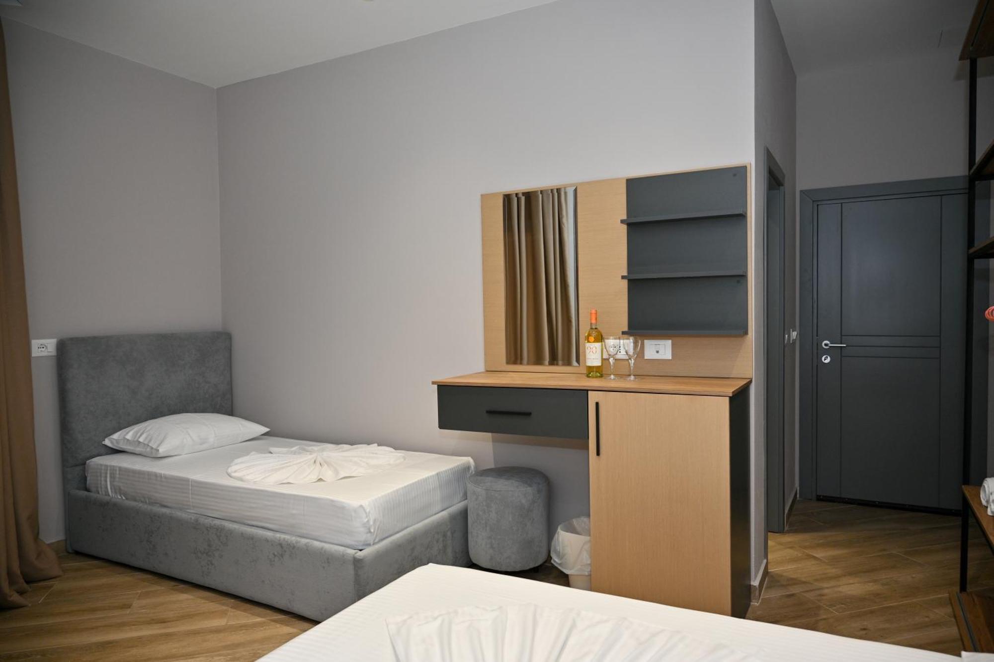 Monduro Hotel Durrës Quarto foto